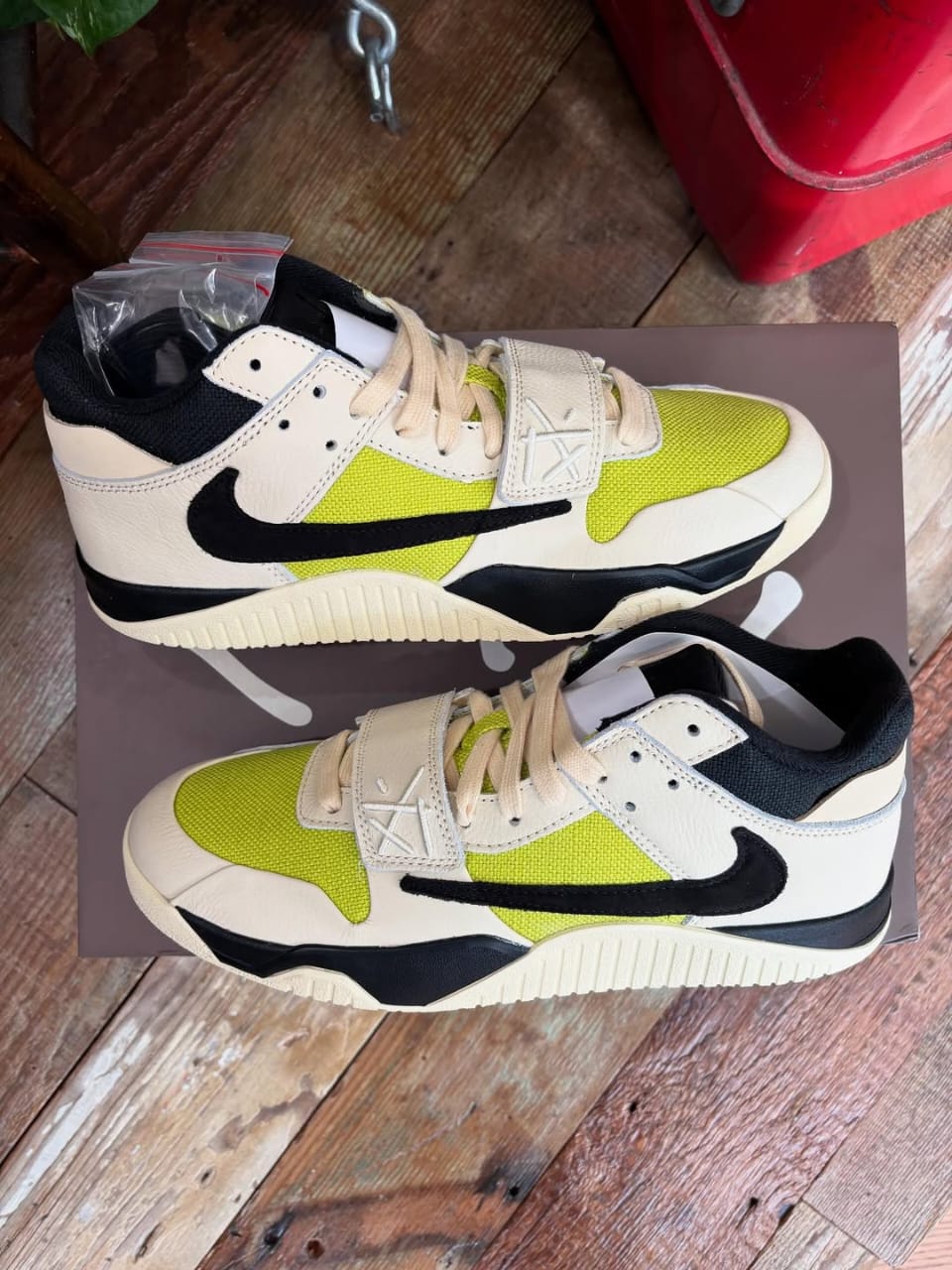 Nike AJ Jumpman Jack Bright Cactus